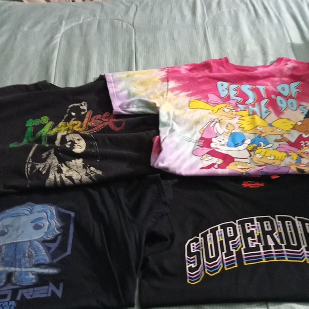 Lot of 4 design t shirts xl